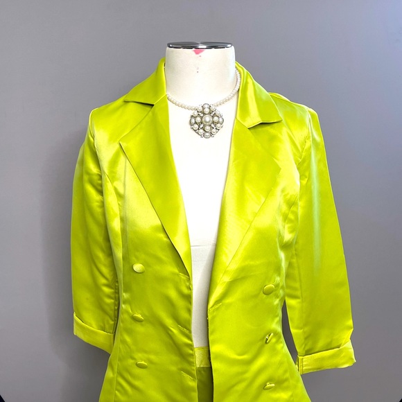 Pretty Little Things two piece neon green blazer and shorts  set. - Picture 2 of 10